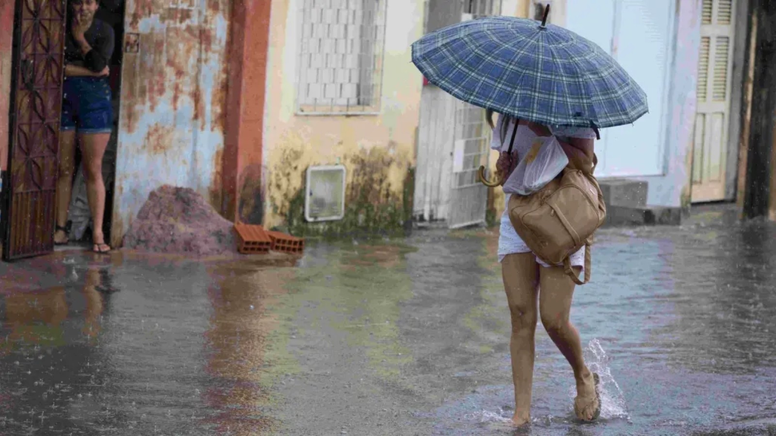 Tauá tem chuva 182 milímetros; cidade está incluída em alerta de 'grande perigo'