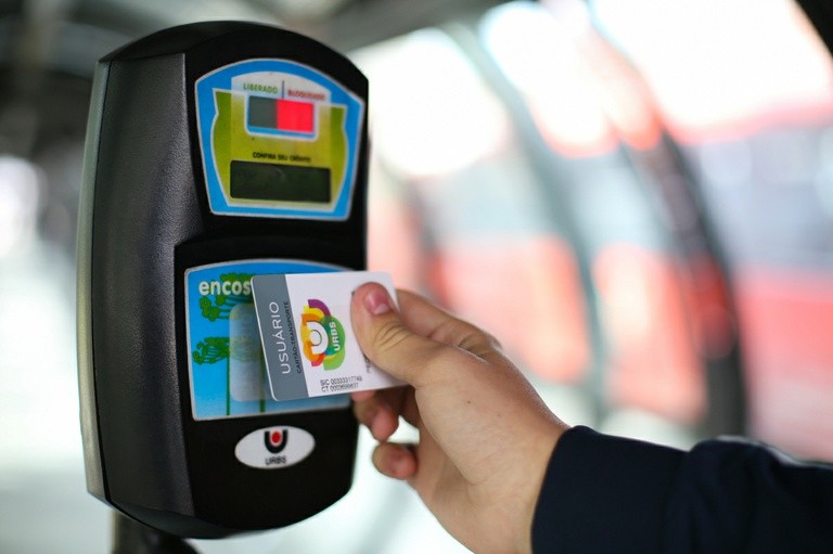Projeto de lei propõe fim do prazo de validade dos créditos nos cartões-transporte em Curitiba