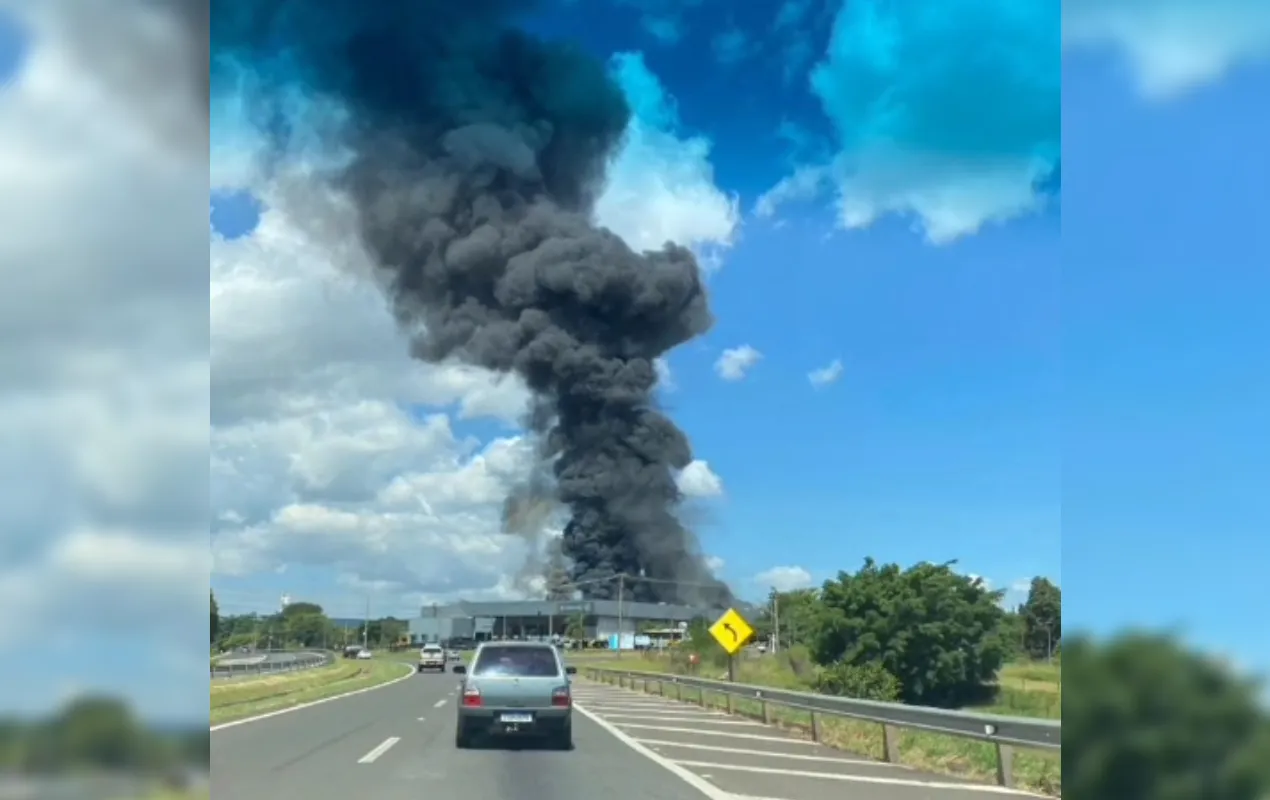 Incêndio atinge linha de produção de fábrica de ônibus no interior de SP