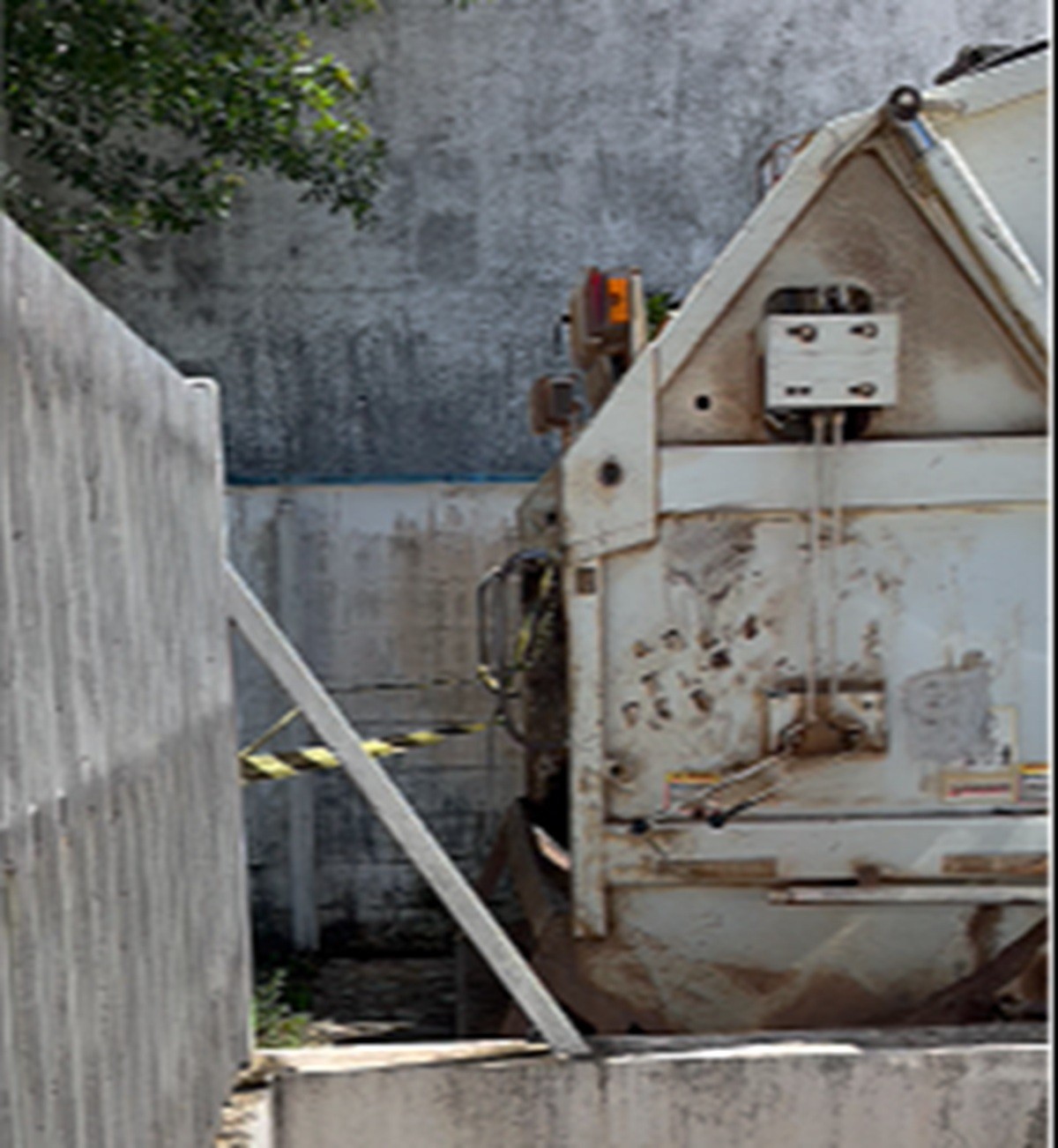 Corpo de bebê é encontrado por trabalhadores dentro de caminhão de lixo em Coruripe, AL