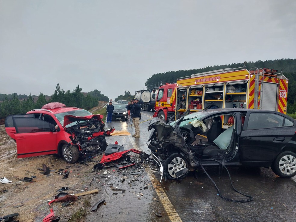 Grave acidente na BR-282 em Lages, na Serra catarinense — Foto: CVM-SC/Divulgação