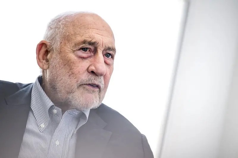 Benefícios do PIX superam custos impostos ao Brasil pelas tarifas de Trump, diz Nobel de Economia