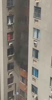 Incêndio atinge prédio residencial em Caxias