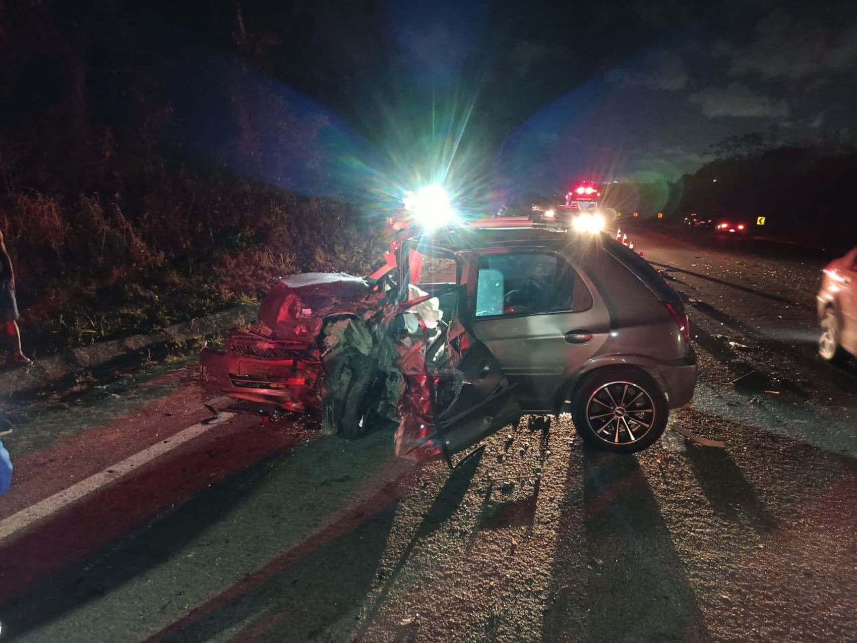 Colisão entre dois carros deixa um morto e dois feridos na BR-235 em Nossa Senhora do Socorro
