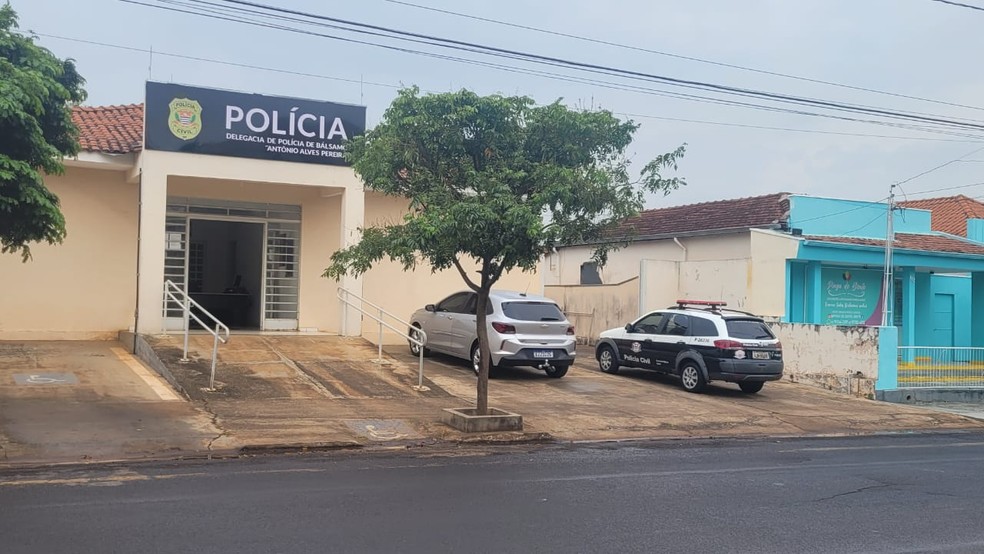 Suspeito se apresentou na Delegacia de Polícia de Bálsamo (SP) — Foto: Arquivo pessoal