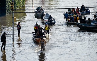 Temporais no RS: entenda como o relevo de Porto Alegre e as 'marés de tempestade' travam escoamento