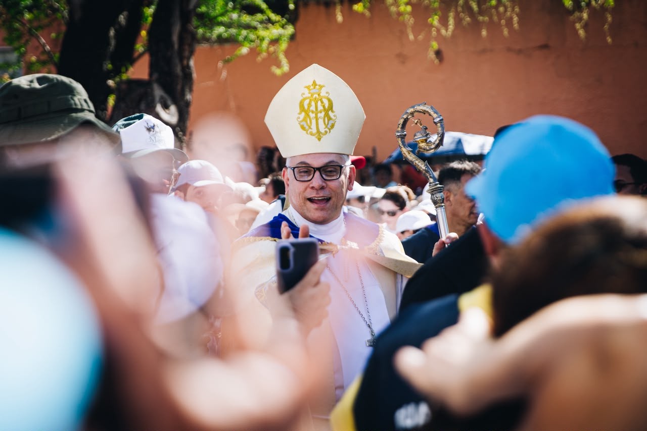 Caminhada com Maria reúne milhares de fiéis em Fortaleza. — Foto: Ismael Soares/SVM