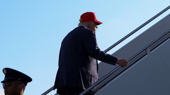 Trump visita 'Alcatraz dos jacarés', novo centro de detenção de imigrantes na Flórida - Visita do presidente dos EUA nesta terça (1º) ocorre dias antes da abertura da nova prisão, localizada em aeroporto de treinamento em região pantanosa dos Everglades, a cerca de 80 km de Miami.