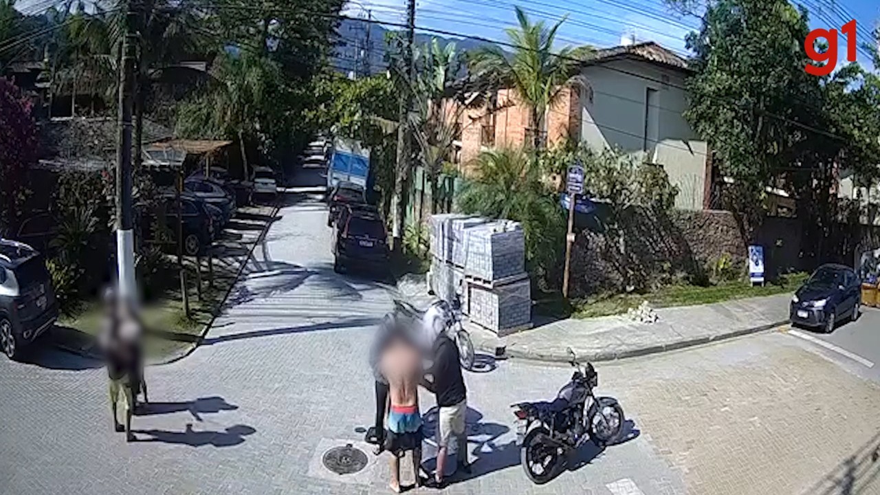 Turista é rendido por grupo armado e tem relógio e joias roubados na Praia da Baleia, em São Sebastião