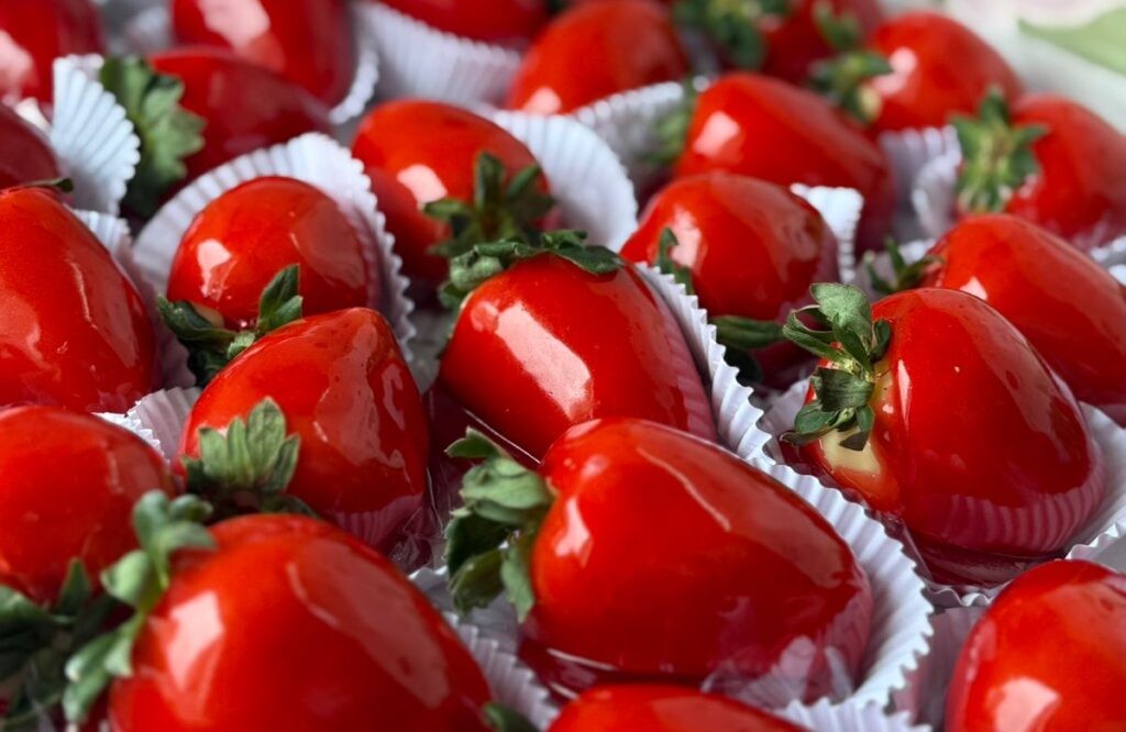 Mais do que amor, festa em Juiz de Fora tem hambúrguer, pastel e até chopp de morango