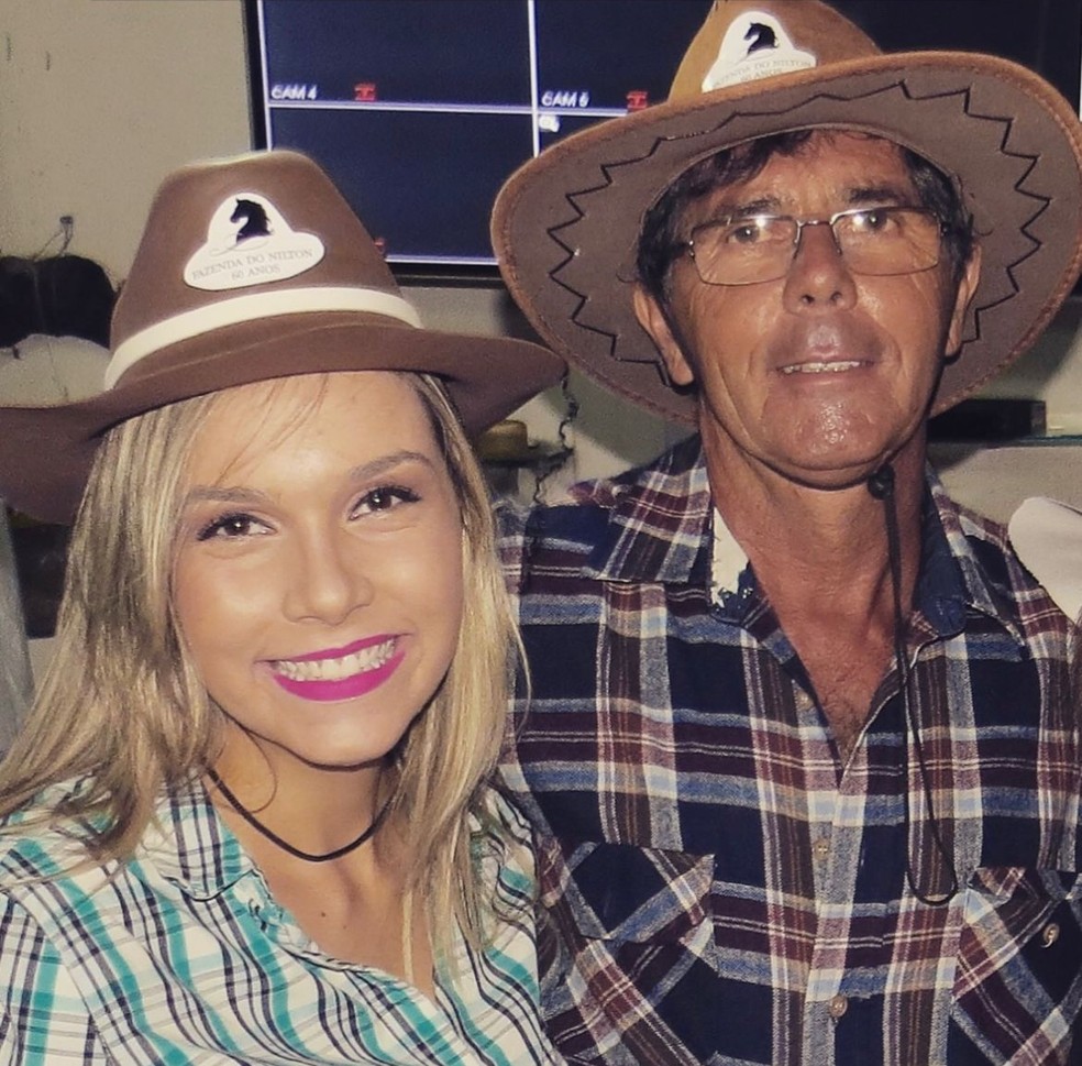 Nilton Carlos Araújo e a filha, Carolina Araújo. — Foto: Arquivo Pessoal