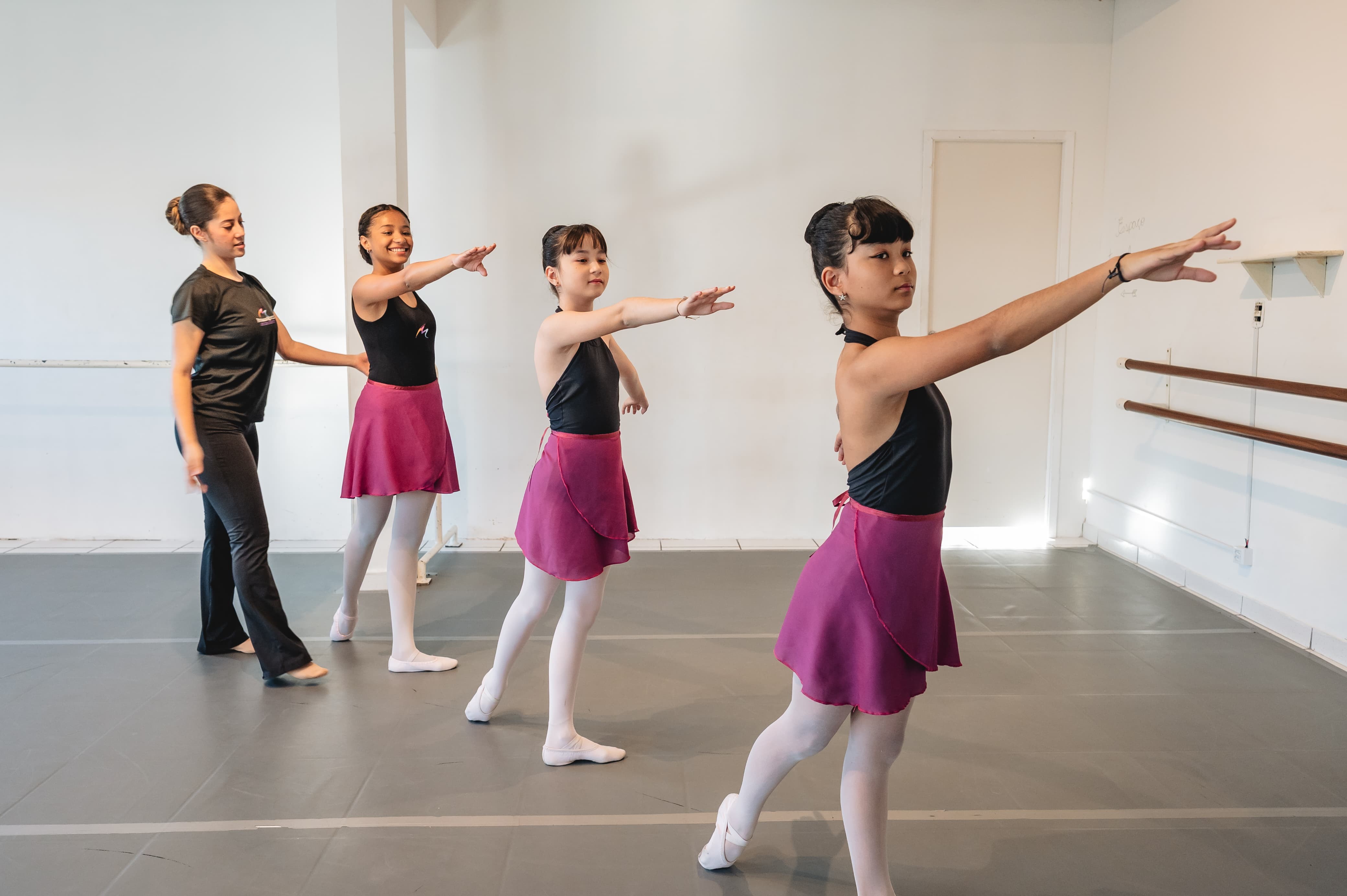 Escola de dança de Mogi das Cruzes abre inscrições para bolsa em aulas de ballet