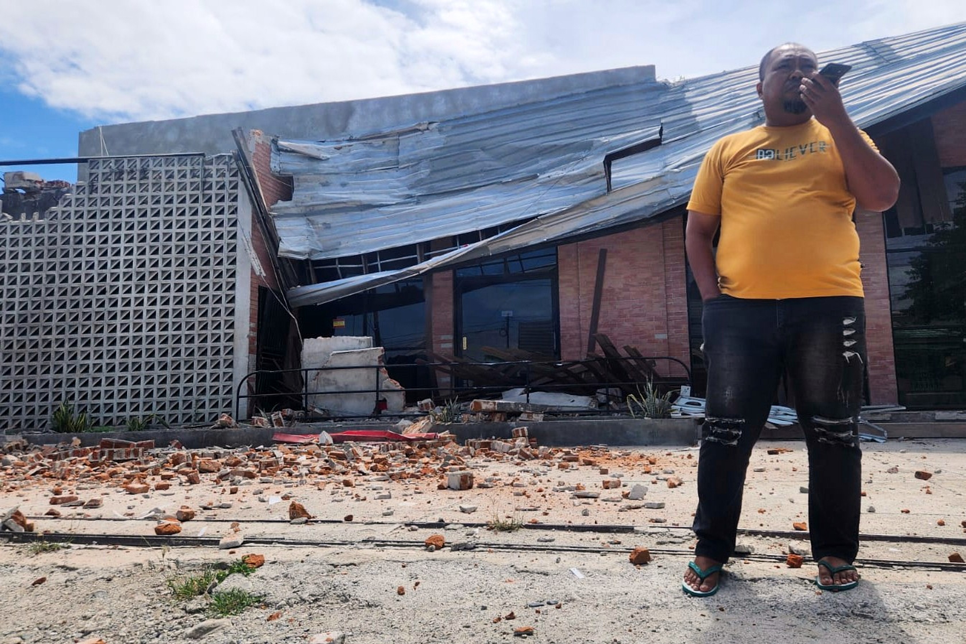 Terremoto na Indonésia danifica prédios e força evacuação de hospitais