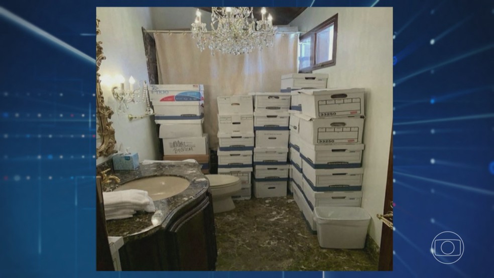 Trump removeu documentos secretos do governo e os levou para casa — Foto: Jornal Nacional/ Reprodução