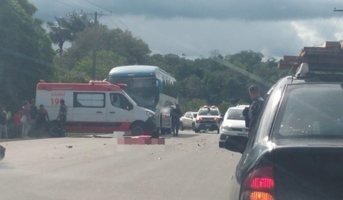 Motociclista morre em acidente com ônibus na AM-010, em Rio Preto da Eva