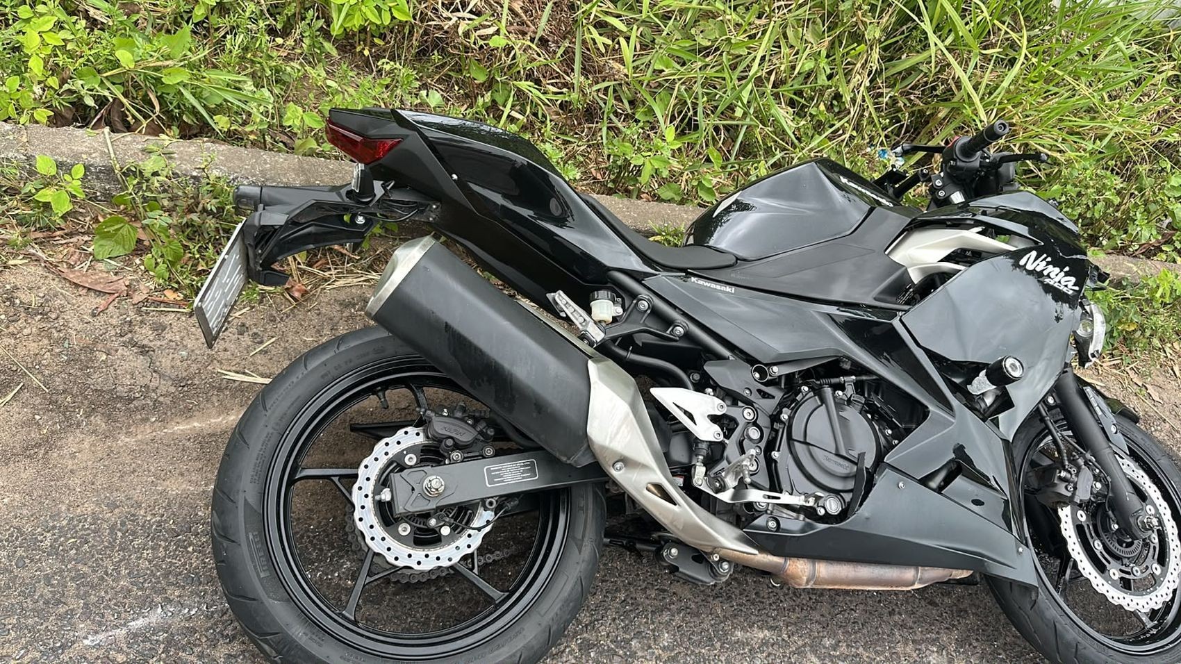 Homem morre e adolescente fica ferido após colisão entre moto e bicicleta elétrica na SE-270 em Salgado