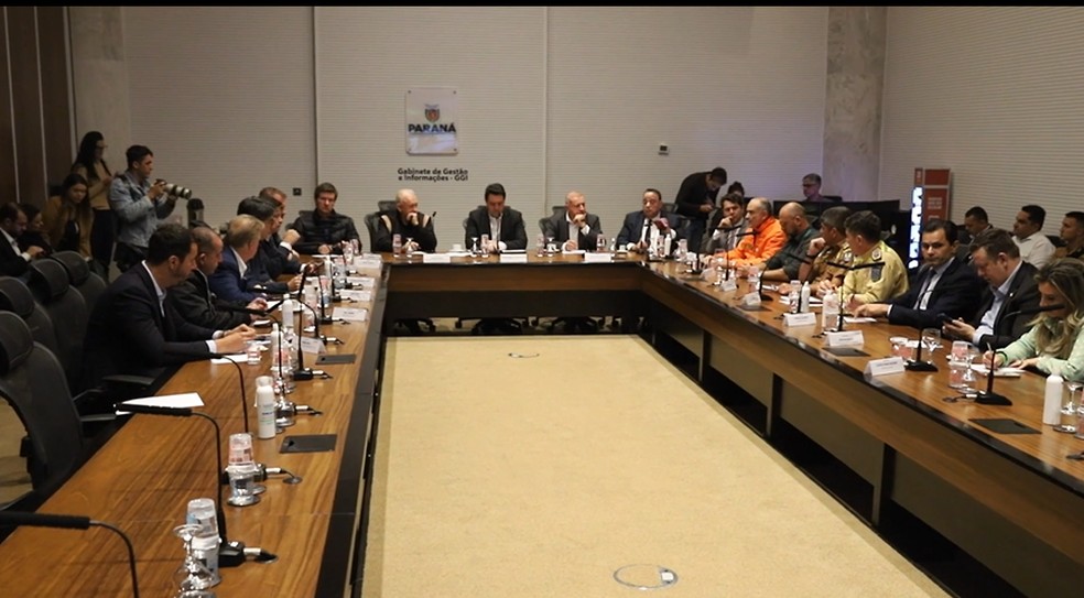Reunião virtual foi realizada na manhã desta quarta (18) — Foto: Governo do Paraná