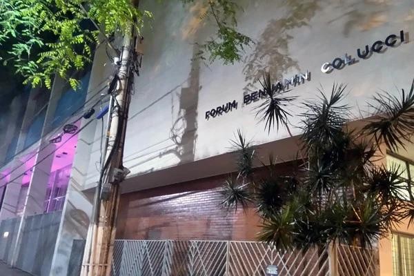 Envolvidos no acidente que matou criança na Serra do Bandeirantes, em Juiz de Fora, participam de audiência de instrução