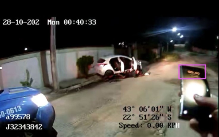 Justiça decide soltar jovens acusados de tentar matar PMs do RJ após analisar câmeras dos agentes