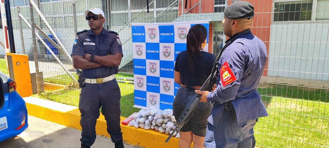 Mulher é presa com carga de drogas avaliada em R$ 55 mil na Via Lagos