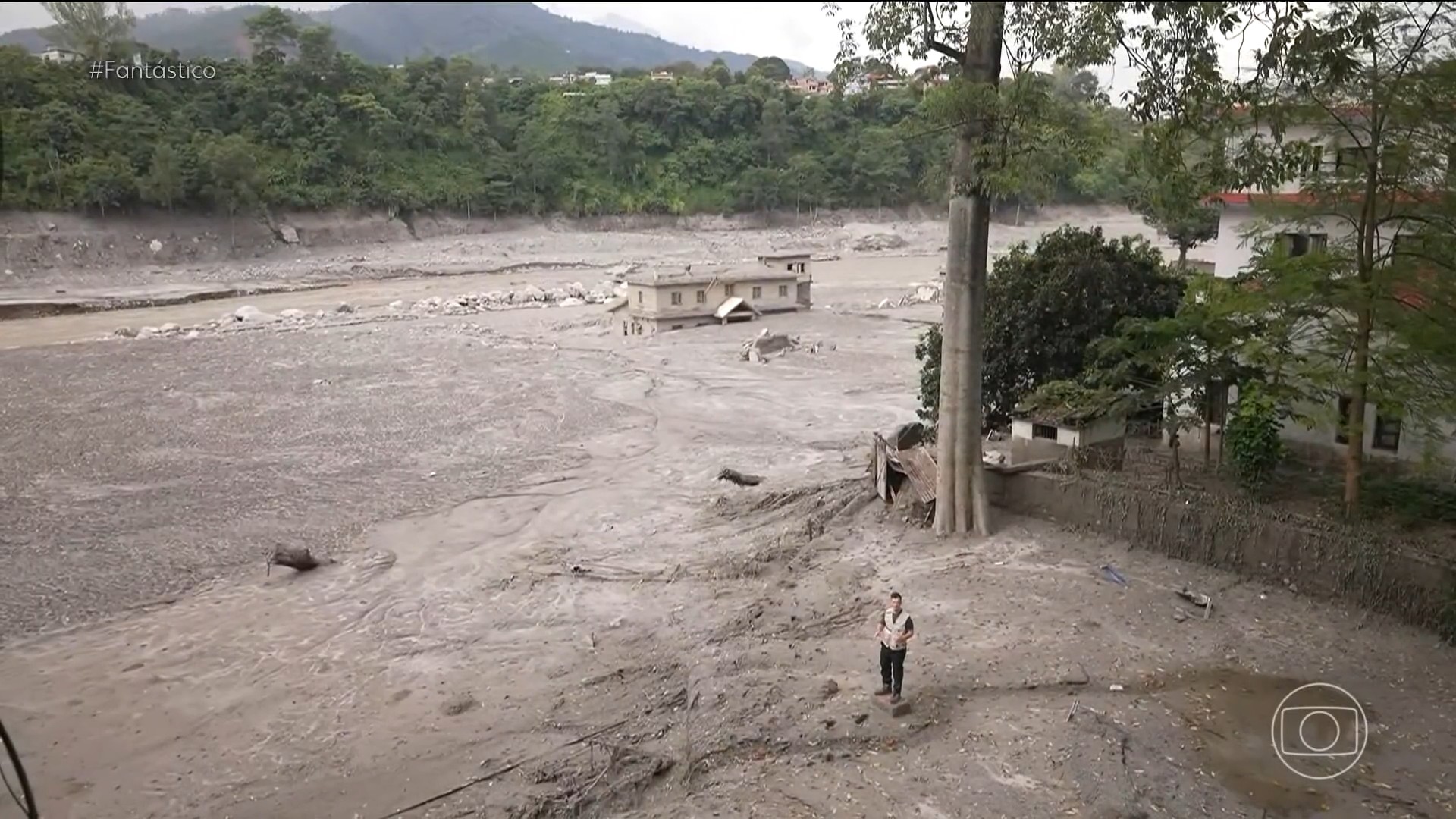 ‘Seria impossível fugir’: rio leva cidade inteira no Nepal após avalanche de lama
