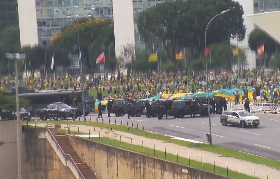 Atos terroristas na Esplanada dos Ministérios, em Brasília, no dia 8 de janeiro — Foto: Reprodução