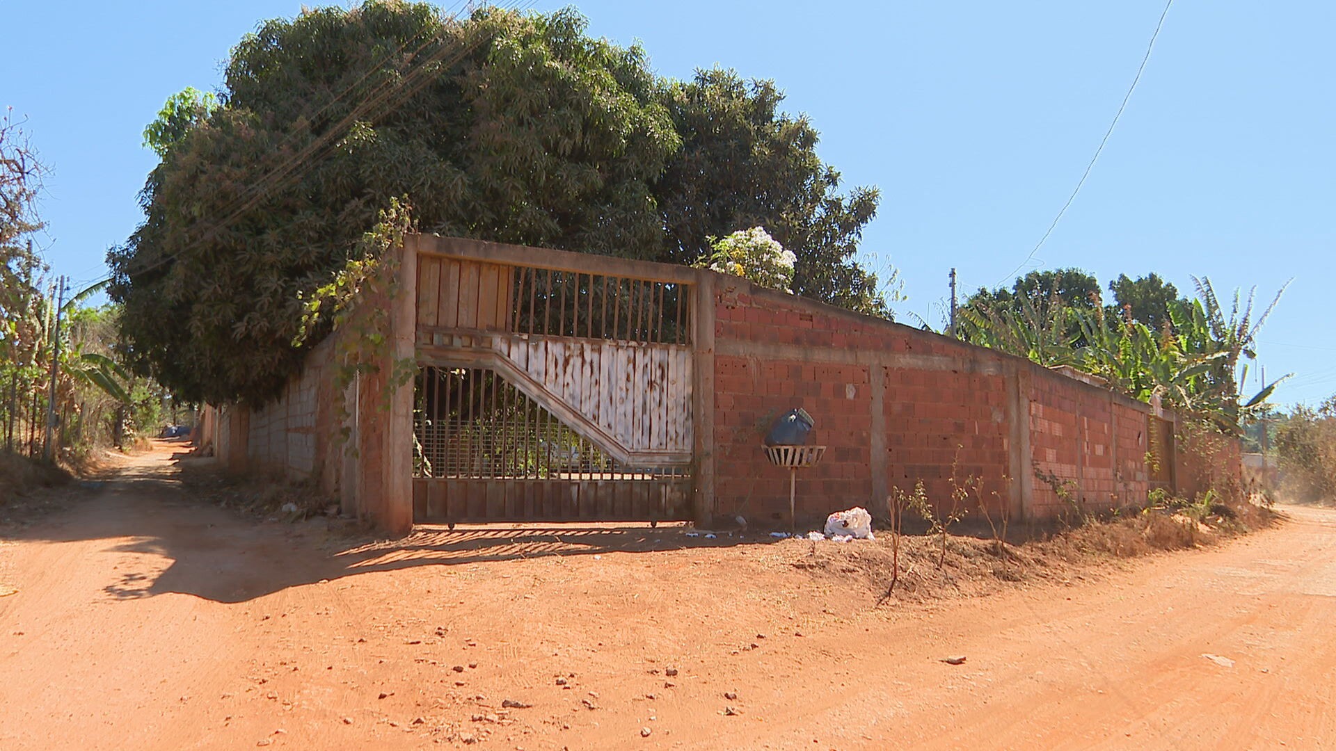 Justiça mantém prisão de homem que matou companheira e tentou se esconder em cova de cemitério no DF