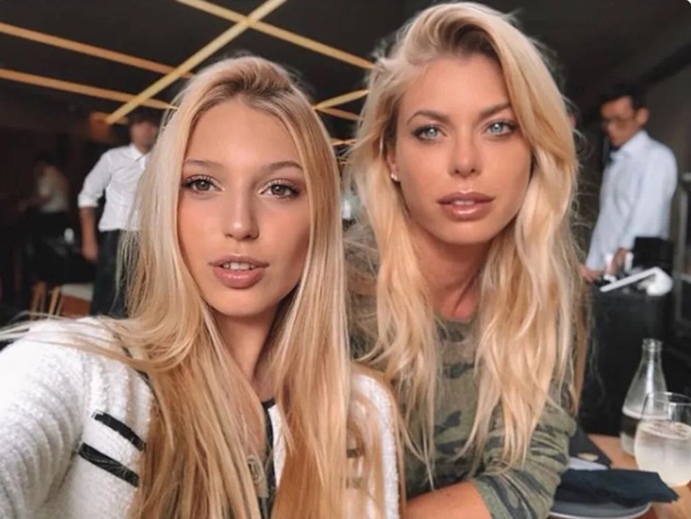 Isabelle ao lado da me, Caroline Bittencourt.  Foto: Reproduo/Instagram
