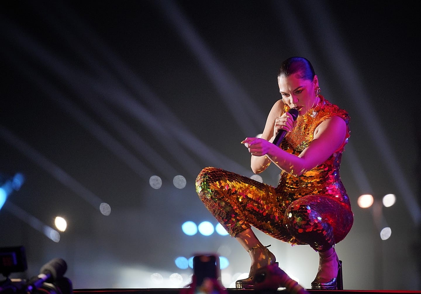 Jessie J comemora resultado de exames após mastectomia