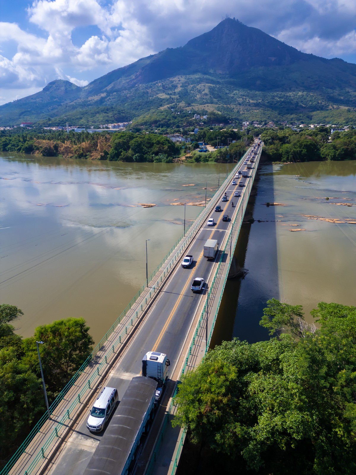 Pare e siga: EcoRioMinas realiza obras na Ponte do São Raimundo, em Governador Valadares