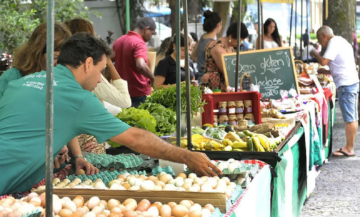 Feira livre de Juiz de Fora chega a mais seis bairros; confira endereços