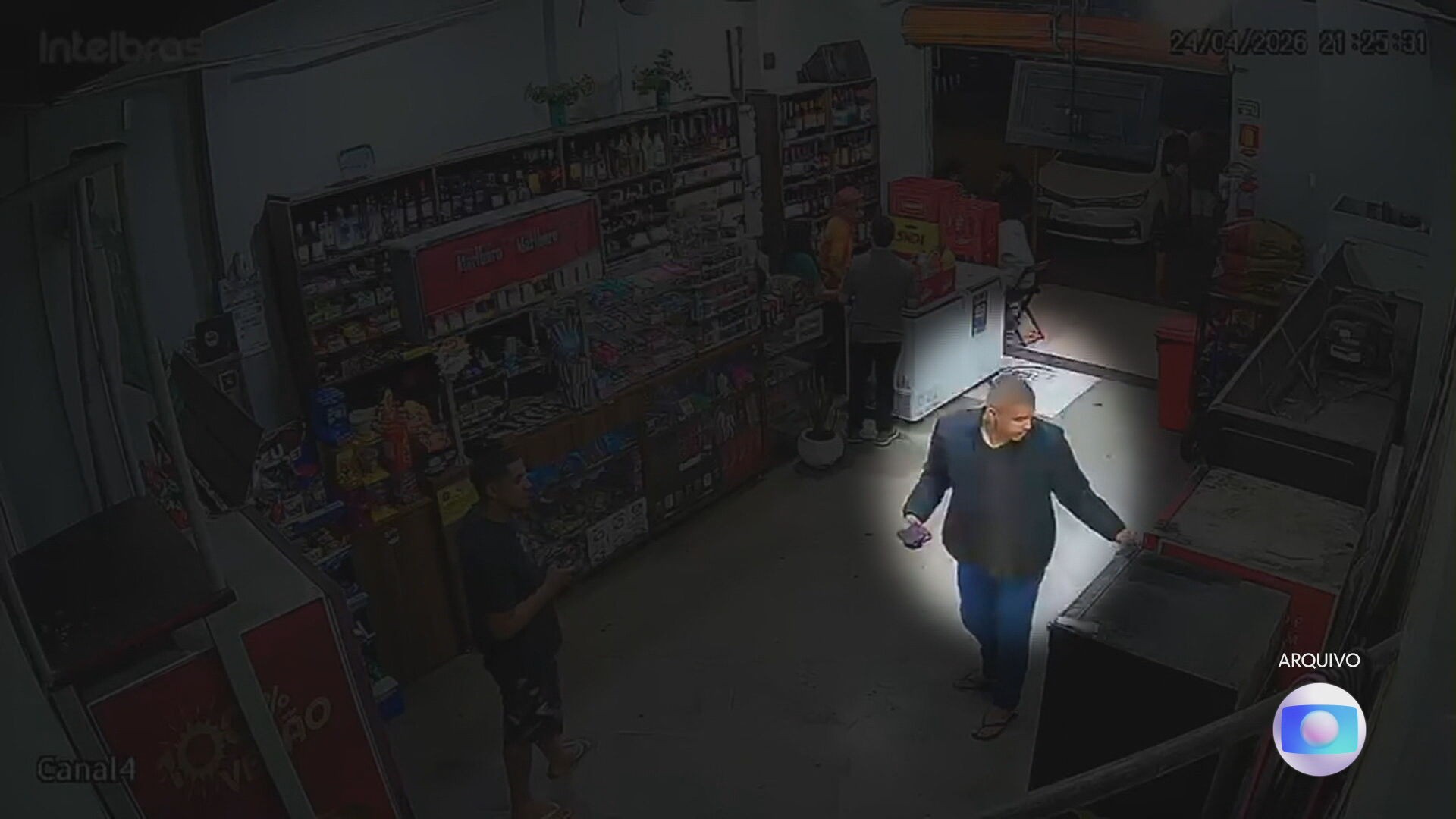 VÍDEO mostra sargento do Exército comprando bebida alcoólica antes de atropelar jovem no DF