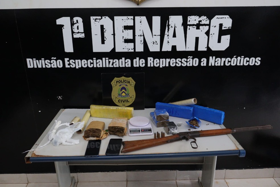 Drogas apreendidas com suspeitos no Jardim Taquari — Foto: Luiz de Castro/Governo do Tocantins