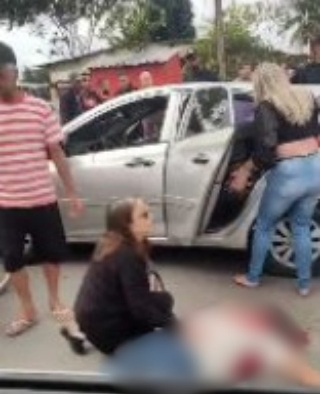 PM é morto a tiros em Nova Iguaçu; pai da vítima também foi baleado