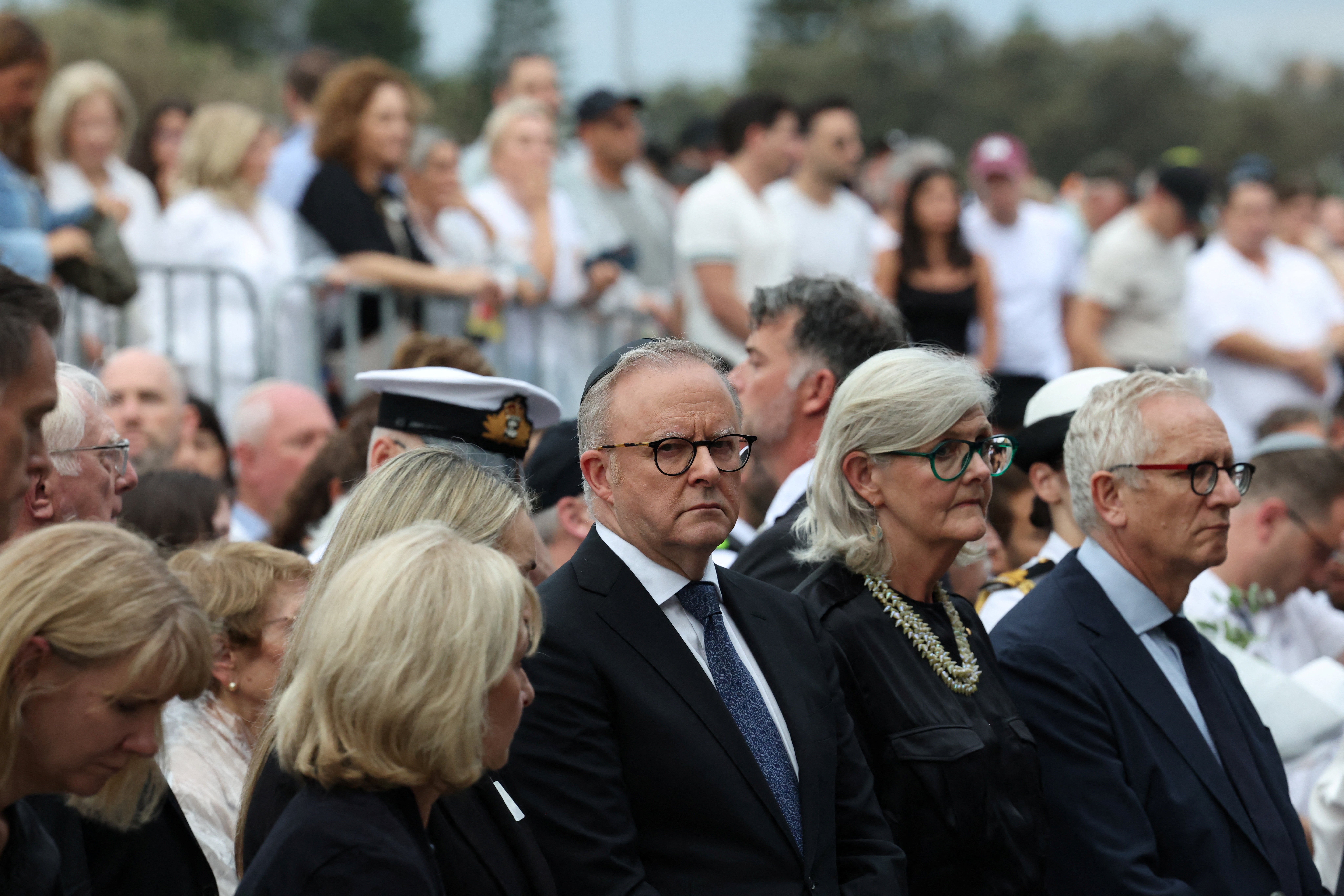 Primeiro-ministro da Austrália é vaiado durante homenagem às vítimas de ataque em Sydney 