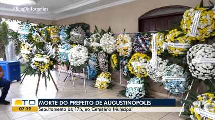 Amigos e parentes se despedem do prefeito de Augustinópolis