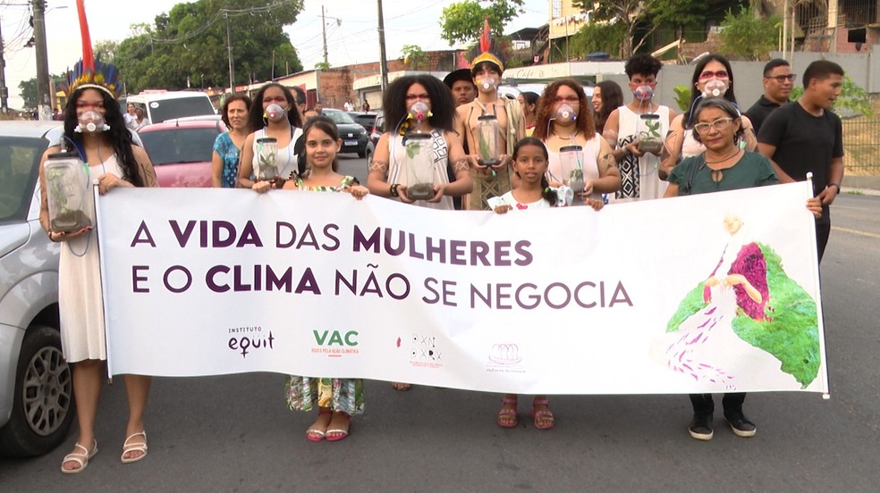 Faixa durante o 29º Grito dos Excluídos realizada em Manaus — Foto: Rede Amazônica