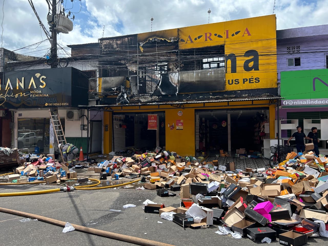 Incêndio atinge sapataria e assusta moradores do Paar, em Ananindeua