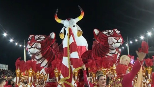 Com emoção e homenagens, escolas de samba animam o carnaval em Bragança Paulista; veja como foram os desfiles