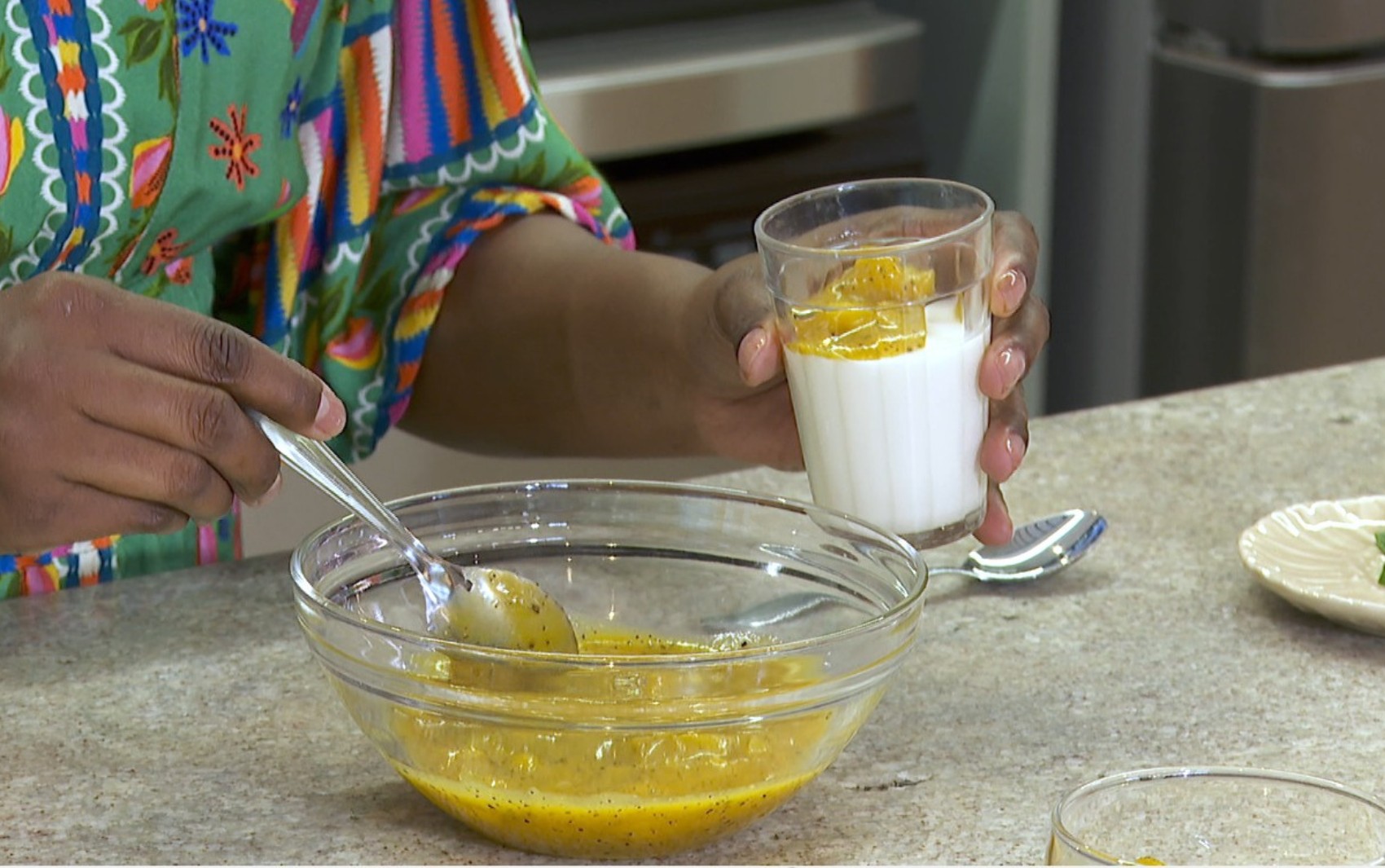 'Barato da Cozinha': aprenda a fazer panna cotta de iogurte com frutas