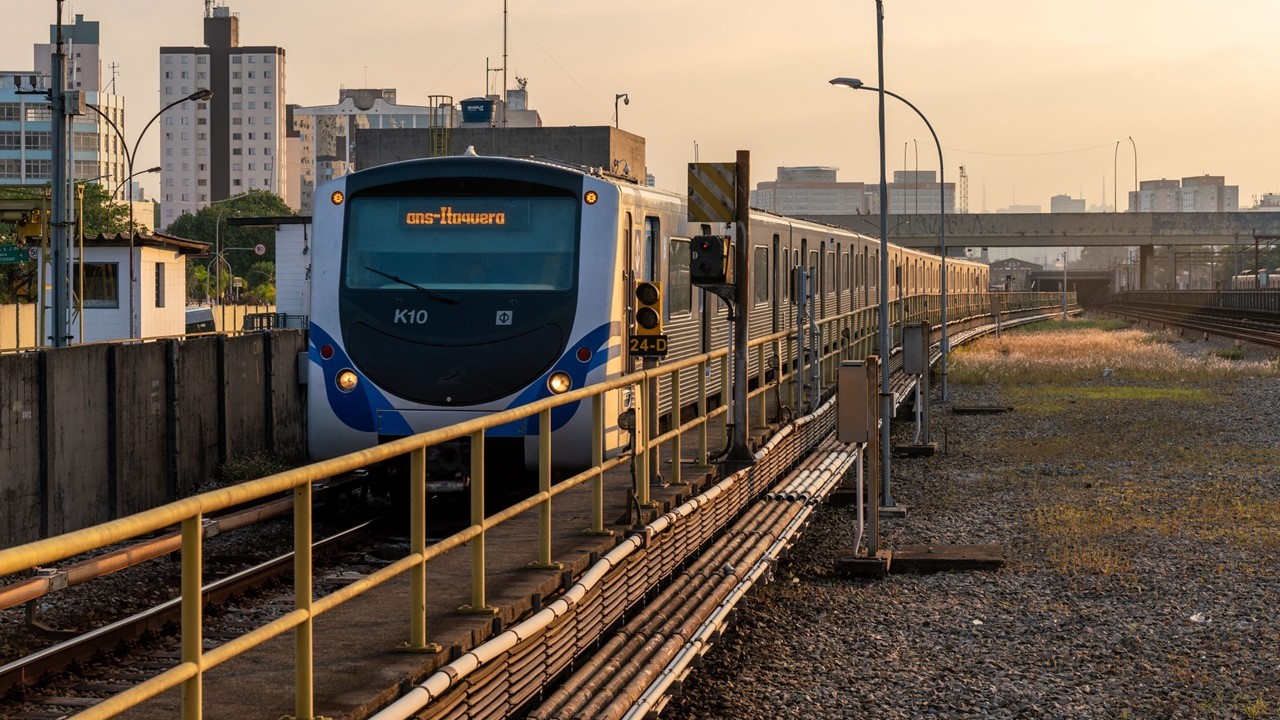 Metrô prorroga por mais seis meses operação 24 horas nas madrugadas de sábado para domingo