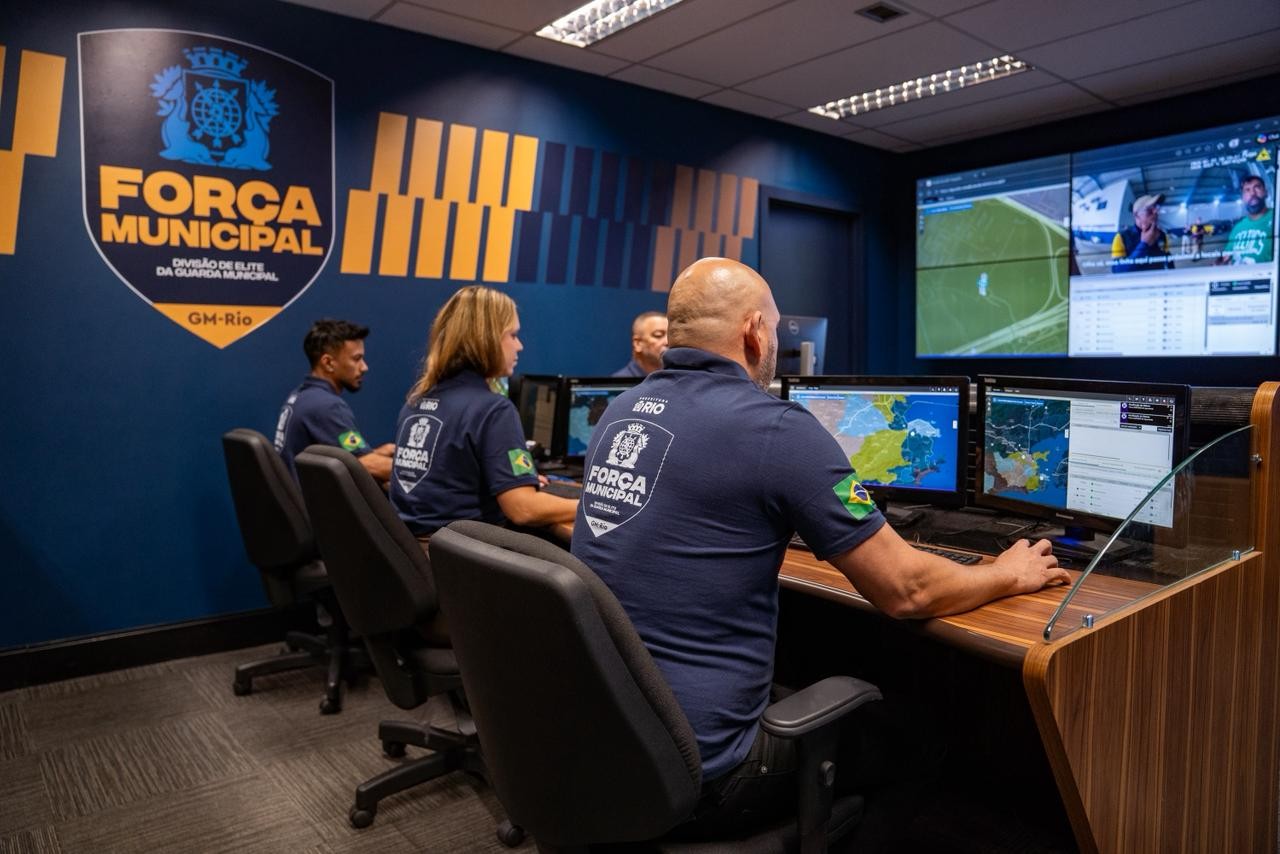 Força Municipal do Rio: sala com monitoramento em tempo real de câmeras corporais de guardas  