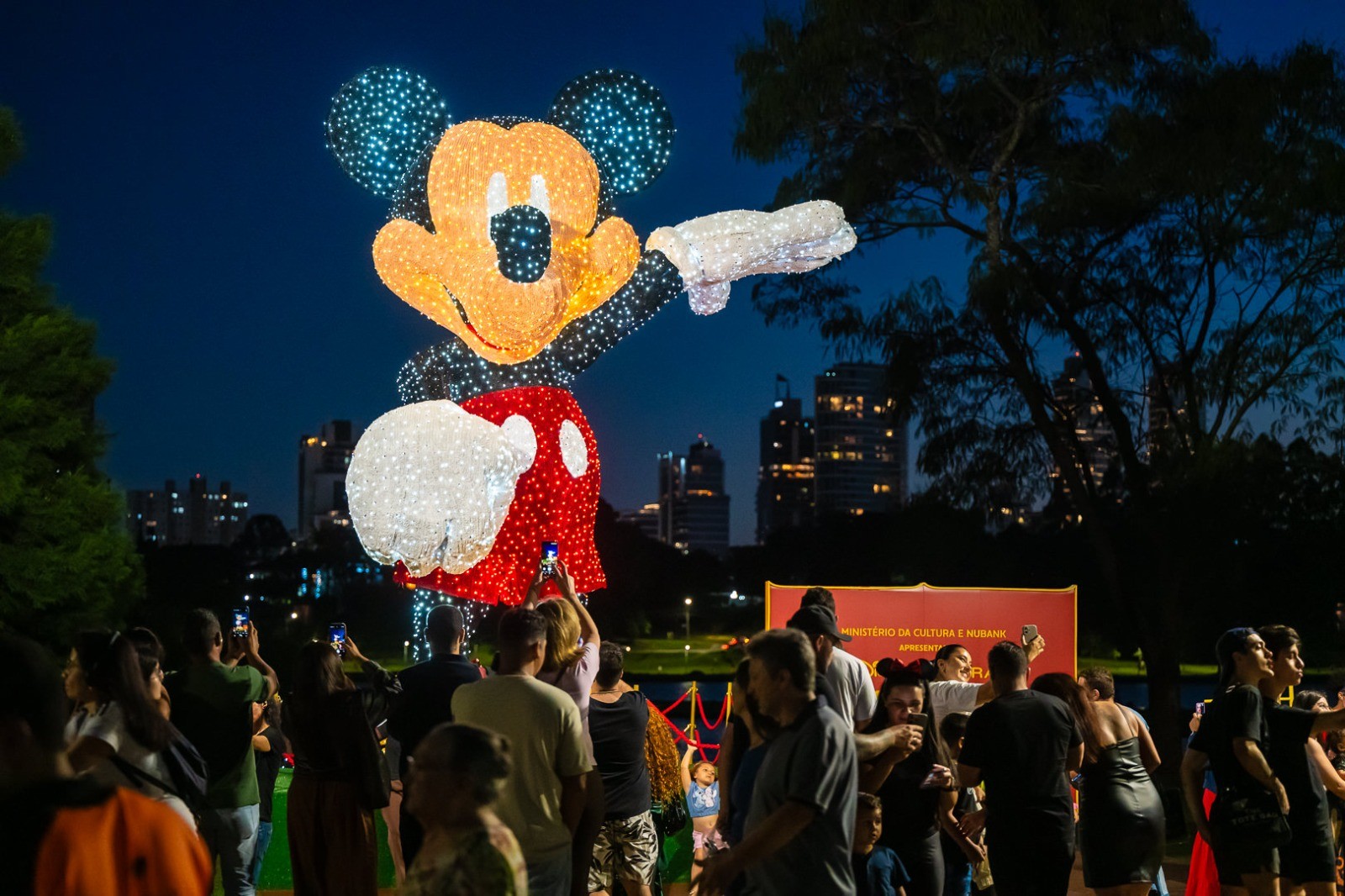 Espetáculo de Natal da Disney volta para a programação natalina de Curitiba