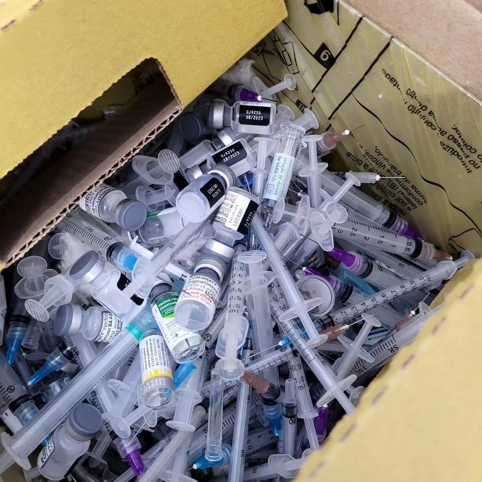 Vacinas descartadas em UBS na Zona Norte de Natal — Foto: Reprodução