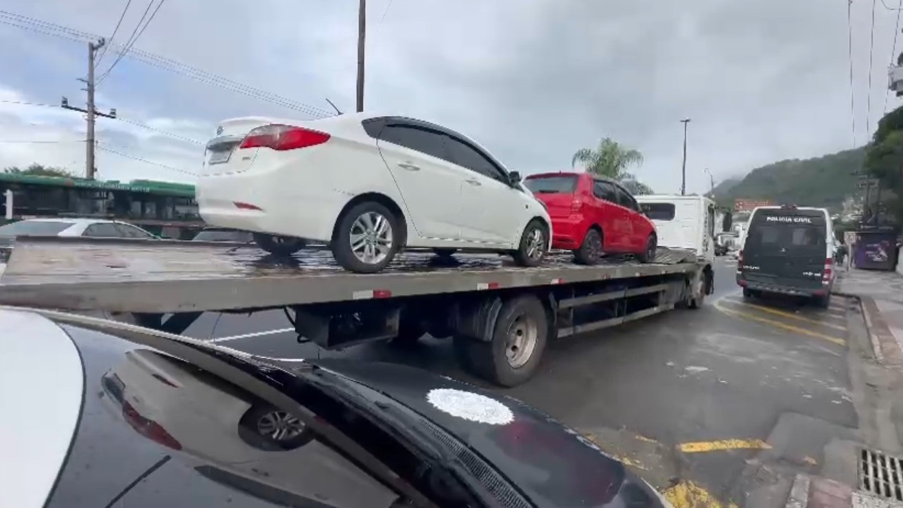Dois carros usados em ‘rachas’ e 'rolezinhos' são apreendidos em Angra dos Reis 