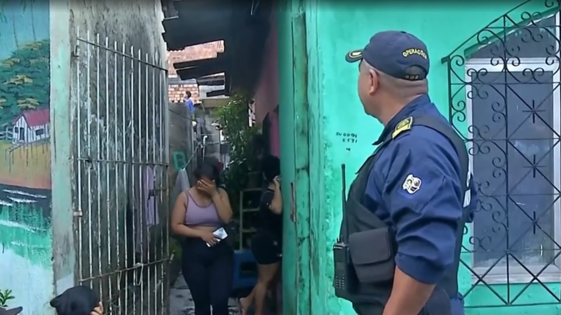 Incêndio destrói casa na Condor, em Belém; VÍDEO
