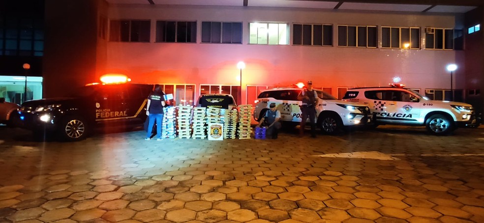 Homem é preso com mais de 310 kg de maconha, em Rosana (SP) — Foto: Polícia Rodoviária