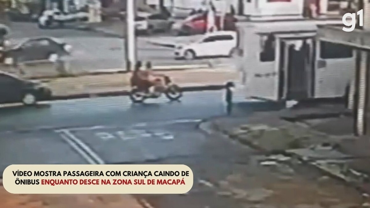 Vídeo mostra passageira caindo de ônibus enquanto descia na Zona Sul de Macapá 