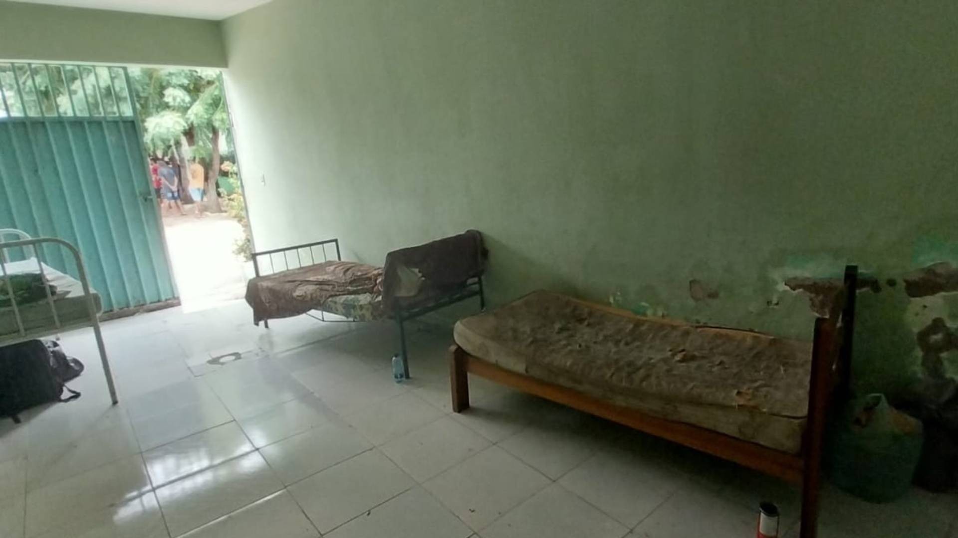 Dois homens são presos por manter pacientes de clínica em cárcere privado