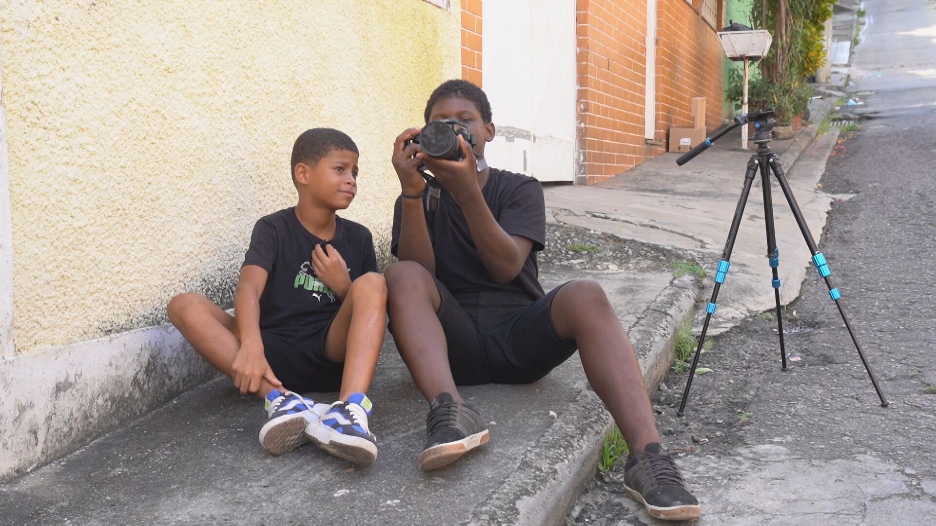 Projeto social leva oficinas de cinema para jovens em comunidades da Zona Norte do Rio